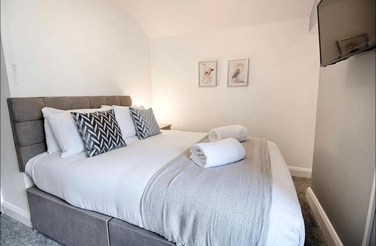 Holiday home 4 Bed Executive Style House - Near City Centre Swansea